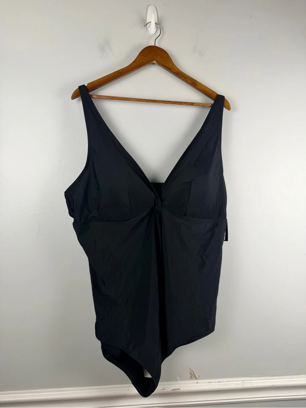 New Torrid WIRELESS TRIANGLE ONE PIECE SWIMSUIT DEEP BLACK size 3X